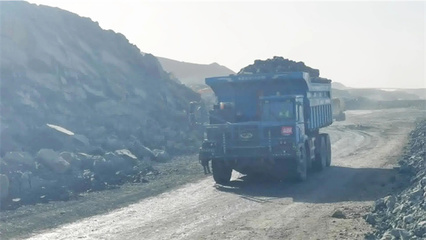 諾浩甲醇增程寬體車助力新疆礦山綠色轉(zhuǎn)型