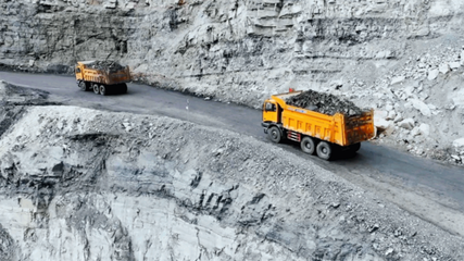 百臺'硬漢'奔赴西北！徐工自卸車再造示范礦區(qū)礦山技術